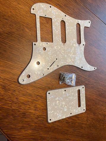 Slagplaat pickguard parelmoer HSS beschikbaar voor biedingen