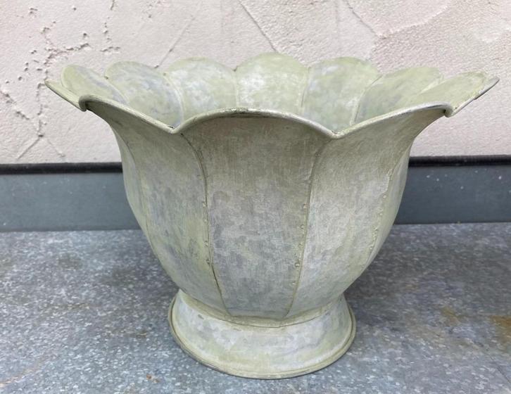 METALEN PLANTENBAK BLOEM OLD LOOK GREEN 26 CM NIEUW, Tuin en Terras, Bloembakken en Plantenbakken, Nieuw, Metaal, Binnen, Balkon