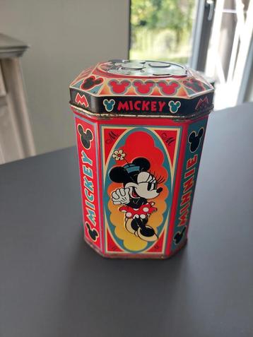 Boite en métal Mickey,  Minnie.  DISNEY. 