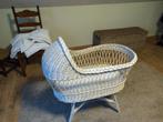 Rotan wieg , wit, Kinderen en Baby's, Ophalen, Zo goed als nieuw, Minder dan 140 cm, Matras