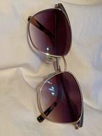 Mooi zonnebril gekleurde glazen in de zon multi, Handtassen en Accessoires, Tassen | Damestassen, Ophalen of Verzenden, Zo goed als nieuw