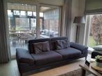 3 -en 2 zit zetel in nieuwstaat, Huis en Inrichting, Ophalen, Zo goed als nieuw, Vierpersoons of meer, Rechte bank