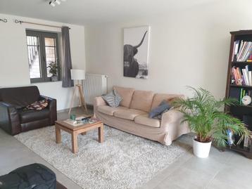 Tapijt kleur greige in goede staat 2m x 3m beschikbaar voor biedingen