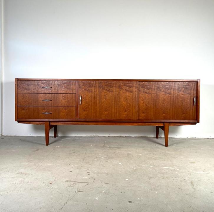 Mahonie sideboard in Scandinavische stijl, Huis en Inrichting, Kasten | Dressoirs, Gebruikt, 150 tot 200 cm, 25 tot 50 cm, Met lade(s)