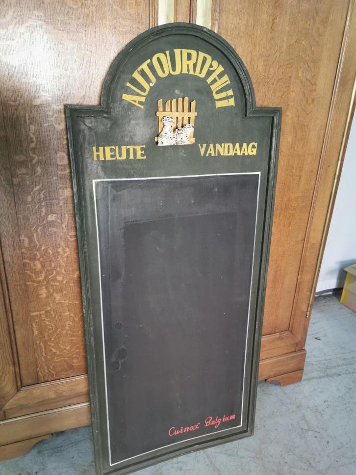 Hoog antieke krijtbord met dalmaiers erop H 162cm B 70, Antiek en Kunst, Curiosa en Brocante, Ophalen