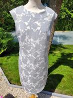 grijs /wit jurk large, Kleding | Dames, Jurken, Avalanche, Wit, Maat 42/44 (L), Ophalen of Verzenden