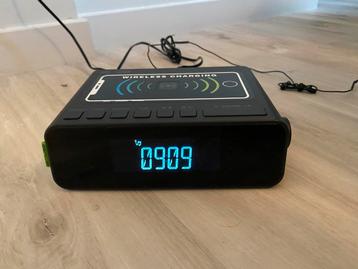 Philips clock radio met wireless charging M-175 DBI beschikbaar voor biedingen