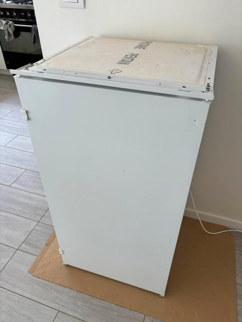 Frigo Zanussi encastrable (ZBA19020SA), Electroménager, Réfrigérateurs & Frigos, Utilisé, Sans bac à congélation, 85 à 120 cm