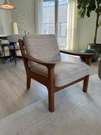Scandinavische fauteuil in bruin hout te koop, Ophalen, Hout, Zo goed als nieuw, 50 tot 75 cm