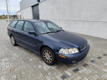 Correcte Volvo V40 break leder airco Trekhaak gekeurd  beschikbaar voor biedingen