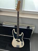 Fender Mike Dirnt Road Worn Precision Bass, Muziek en Instrumenten, Snaarinstrumenten | Gitaren | Bas, Ophalen, Zo goed als nieuw