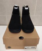 Classic Mini Star UGG Laarzen mt 36, Neuf, Enlèvement ou Envoi, Bottes de neige, Noir
