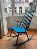 Blauwe Scandinavische schommelstoel, Huis en Inrichting, Stoelen, Ophalen, Zo goed als nieuw, Blauw