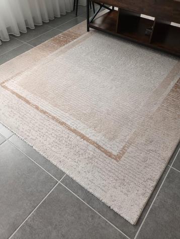 Tapijt beschikbaar voor biedingen