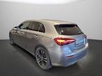 Mercedes-Benz A-klasse 180 + LEDER + CARPLAY + SENSOREN + CA, Auto's, Mercedes-Benz, Stof, Gebruikt, 4 cilinders, 136 pk