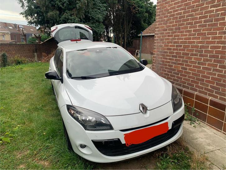 Renault Megane 3 Grandtour — 2012 — TomTom kapot, Auto's, Renault, Particulier, Diesel, Euro 5, 5 deurs, Handgeschakeld, Wit, Zwart