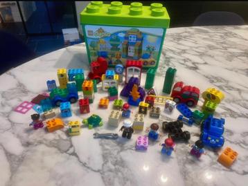 LEGO Duplo doos vol met blokjes, autootjes en mannetjes etc., Enlèvement, Utilisé, Briques en vrac, Duplo