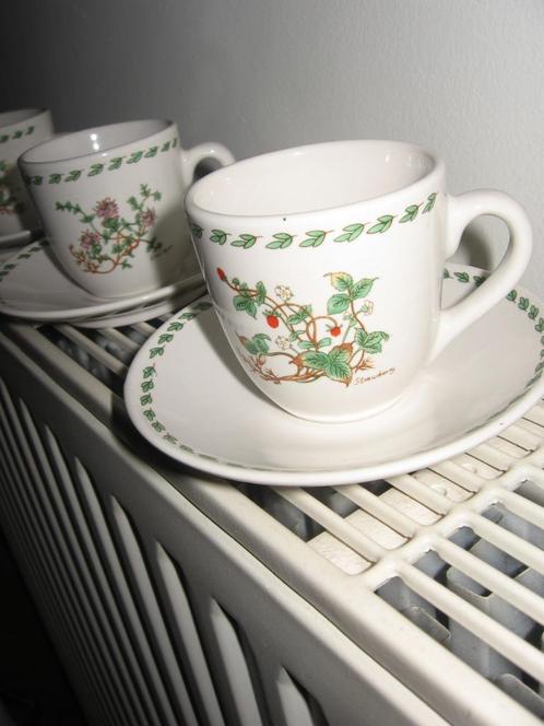 Service à café Vintage 80' en céramique à motifs florale. Co, Maison & Meubles, Cuisine | Vaisselle, Neuf, Service complet, Autres styles