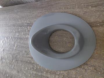 Toiletverkleiner grijs beschikbaar voor biedingen