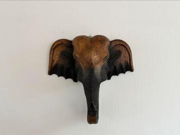 Sculptuur van olifant, hout beschikbaar voor biedingen