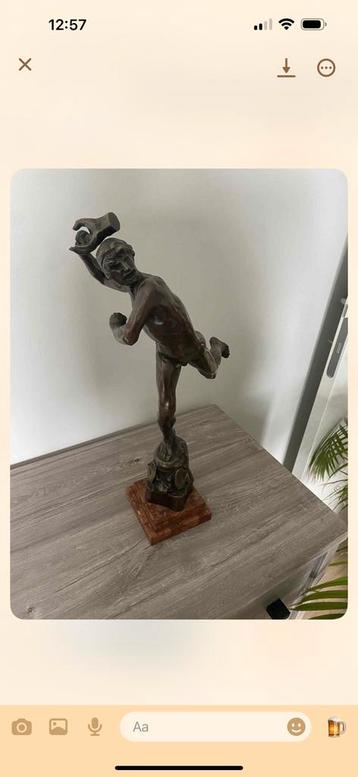 Bronzen beeld gesigneerd beschikbaar voor biedingen