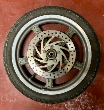 Velgen + banden (100/80-16 en 130/80-16) Aprilia 125cc beschikbaar voor biedingen