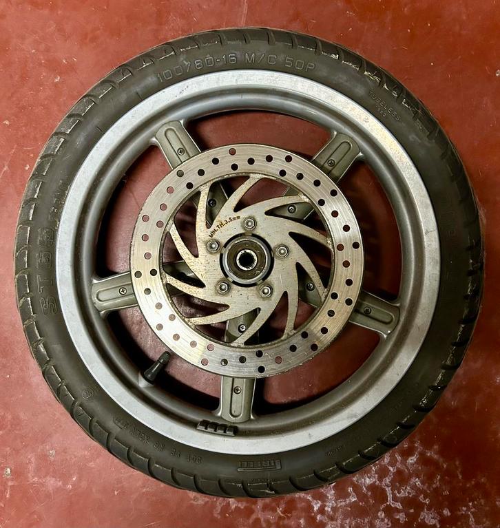 Velgen + banden (100/80-16 en 130/80-16) Aprilia 125cc, Motoren, Onderdelen | Overige, Gebruikt, Ophalen