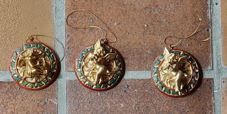 3 medaillons met engeltjes, Diversen, Kerst, Zo goed als nieuw, Ophalen of Verzenden