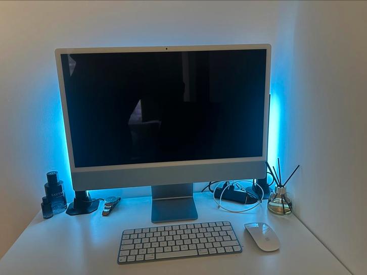 iMac 24” M1 (2021) Bleu – 8 Go RAM / 256 Go SSD, Computers en Software, Desktop Pc's, Zo goed als nieuw, 3 tot 4 Ghz, SSD, 8 GB