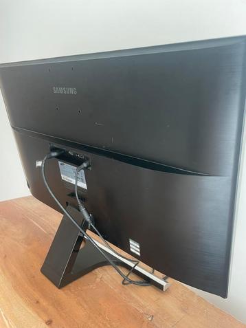 Samsung screen/monitor 28” beschikbaar voor biedingen