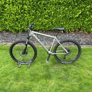 MTB cube beschikbaar voor biedingen