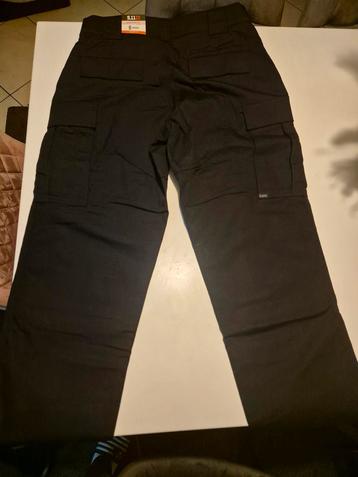 Pantalon 5.11 taille 8 REGULAR (Neuf) beschikbaar voor biedingen