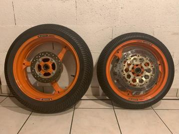 Roues pluie moto piste pour CBR1000RR SC57 beschikbaar voor biedingen