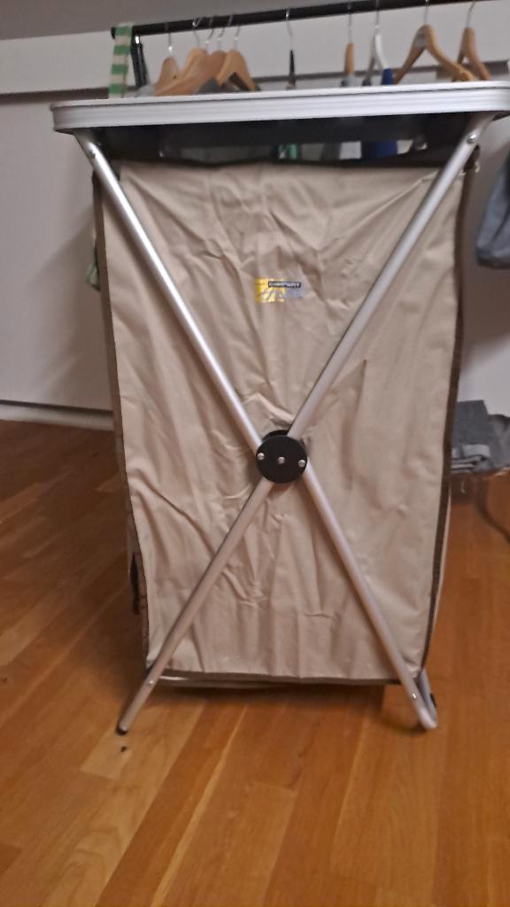 Armoire de camping Nova Lucera Eurotrail, Caravanes & Camping, Meubles de camping, Comme neuf, Armoire de camping, Enlèvement