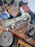 De afbeelding toont een tuba, een muziekinstrument van de Fr, Ophalen of Verzenden