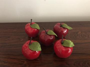 Set van 5 rode appeltjes beschikbaar voor biedingen