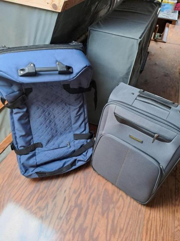 2 reistassen, Handtassen en Accessoires, Tassen | Reistassen en Weekendtassen, Gebruikt, Blauw, Uitschuifbare handgreep, Wieltjes