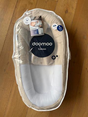 Domoo babynestje met cocoon pad beschikbaar voor biedingen