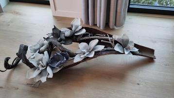 Bloemstuk foam bloemen beschikbaar voor biedingen
