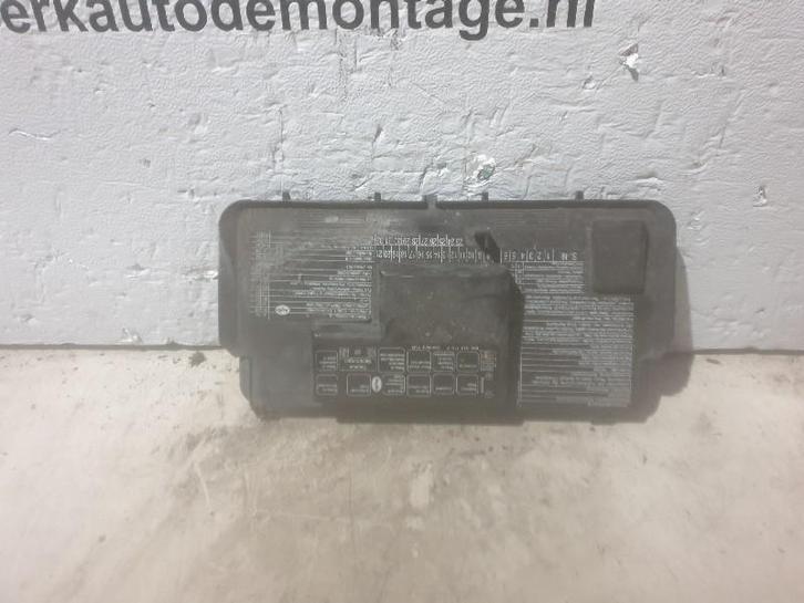 ZEKERINGKAST klep Audi 80 (B4) (8a0-010-116-f), Auto-onderdelen, Elektronica en Kabels, Audi, Gebruikt