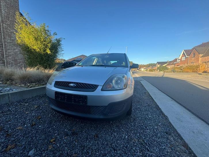 Ford fiesta in topstaat met zetelverwarming  , met garantie, Auto's, Ford, Bedrijf, Centrale vergrendeling, Benzine, Ophalen