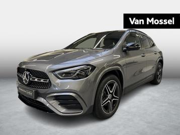 Mercedes-Benz GLA 180 Star Edition + AMG + PANORAMISCH DAK + beschikbaar voor biedingen