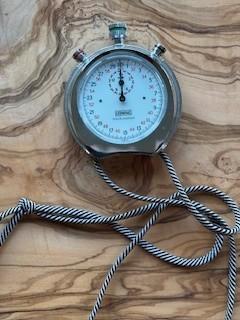 Chronomètre Léonidas(Heuer) Trackmaster de 1973, Bijoux, Sacs & Beauté, Montres de sport, Comme neuf, Android, Blanc, Enlèvement ou Envoi