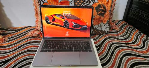 À vendre MacBook Pro 13" i7 16gb ram , 512gb ssd, Computers en Software, Apple Macbooks, Zo goed als nieuw, MacBook Pro, 13 inch