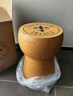 Table d'appoint, tabouret et chaise remplis de champagne en, Musique & Instruments, Percussions, Enlèvement