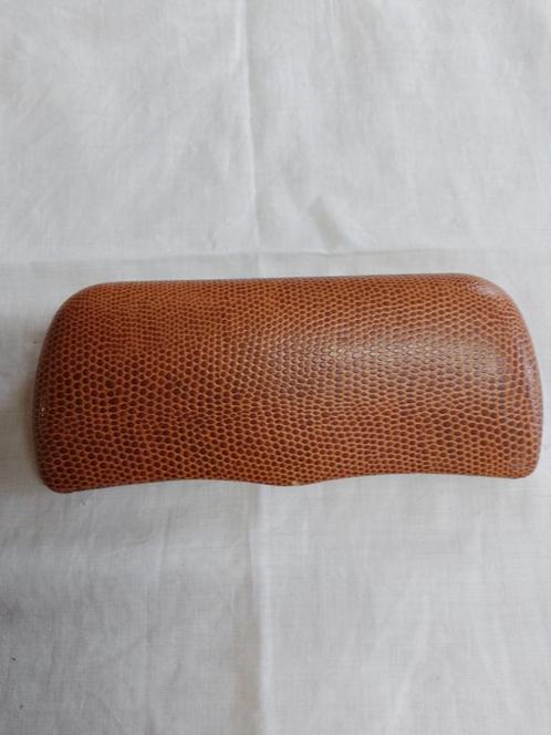 vintage lederen brillenkast, Handtassen en Accessoires, Zonnebrillen en Brillen | Dames, Zo goed als nieuw, Ophalen of Verzenden