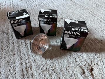 4 Philips PAR38 lampen - 80W reflectorlampen. beschikbaar voor biedingen