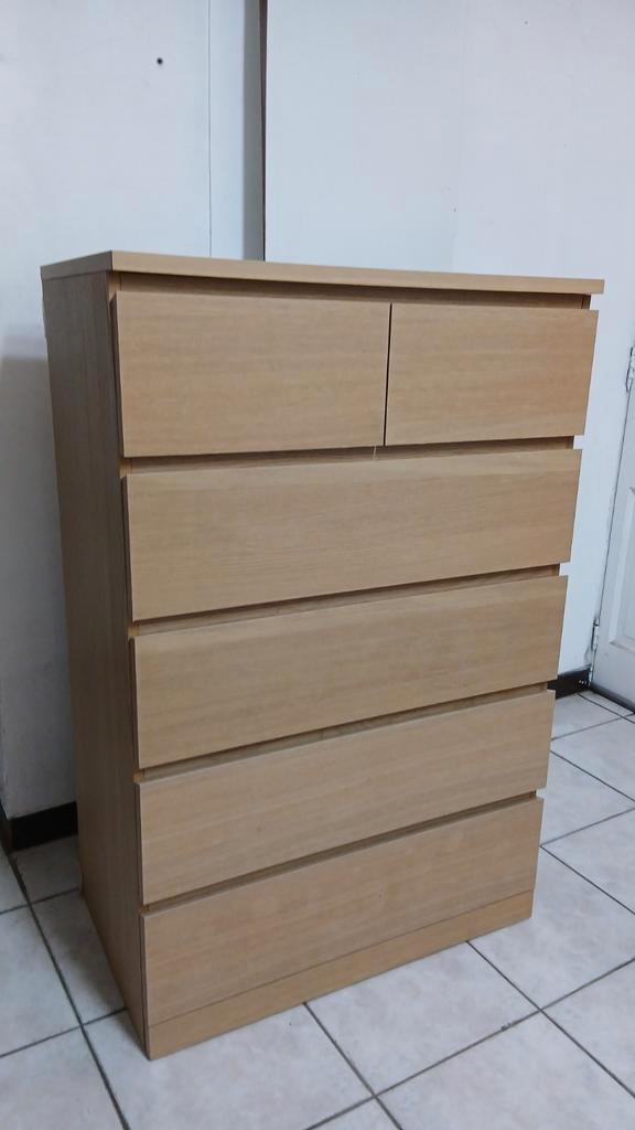 Commode Malm ikea 6 tiroirs couleur chêne, Maison & Meubles, Armoires | Commodes, Enlèvement