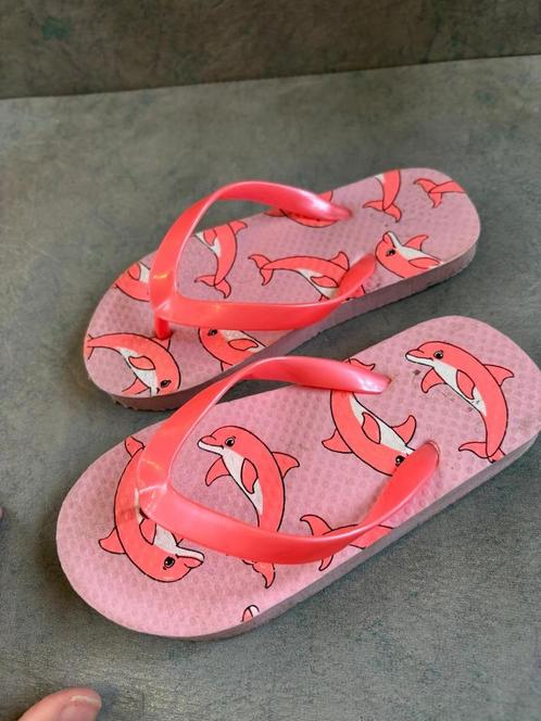 slipers 27, Kinderen en Baby's, Kinderkleding | Schoenen en Sokken, Zo goed als nieuw, Overige typen, Meisje, Ophalen of Verzenden