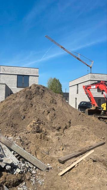 Gratis grond/aarde af te halen beschikbaar voor biedingen